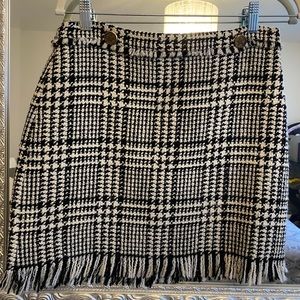 Zara tweed skirt with gold button detail ✨✨